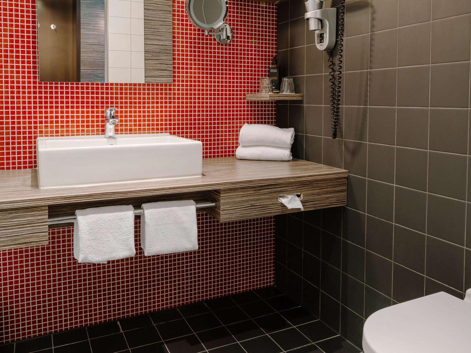 Mercure Hotel Tilburg Centrum Екстер'єр фото