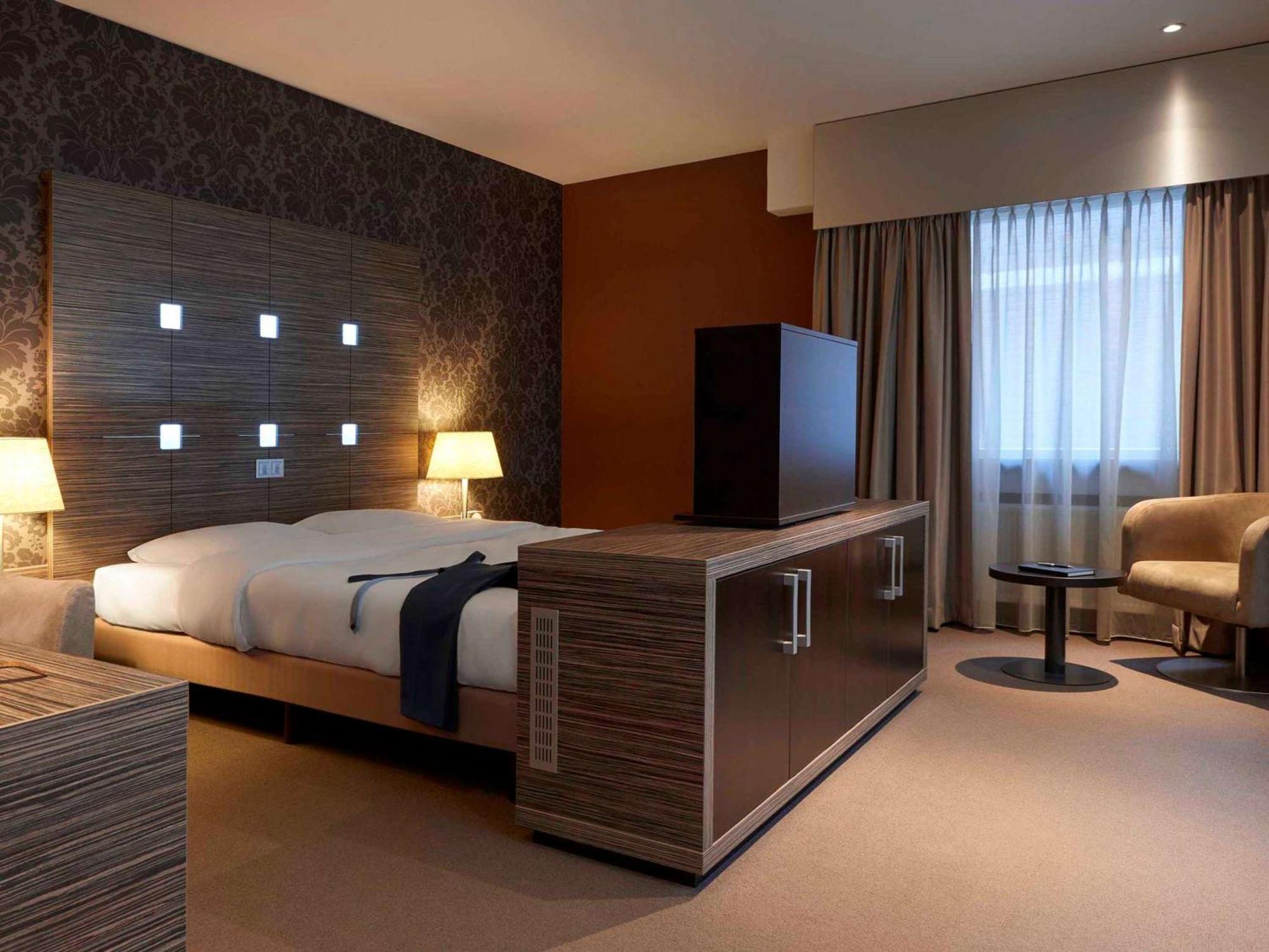 Mercure Hotel Tilburg Centrum Екстер'єр фото
